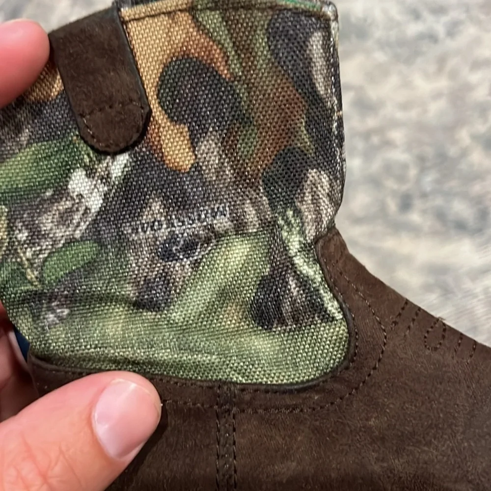 Brown Healthtex Camouflage Boots with Green Lining‎